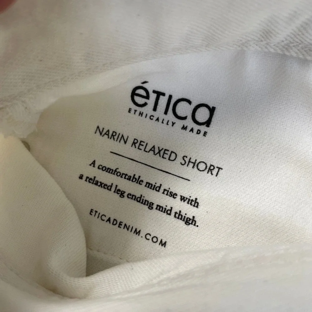 Etica Narin Relaxed Long Short Womens 27 4 White Laser Vortex Distressed New